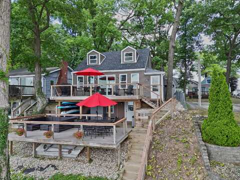 67243 Victory Shore Drive, Dowagiac, MI 49047