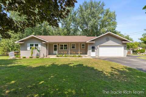 10761 Alpine Avenue NW, Sparta, MI 49345