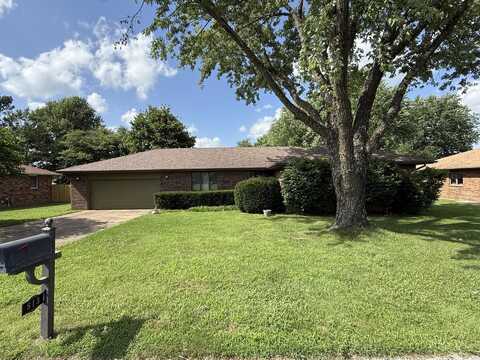 813 E 16th Street, Mountain Grove, MO 65711