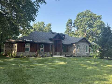 104 Aven Street, Nixa, MO 65714