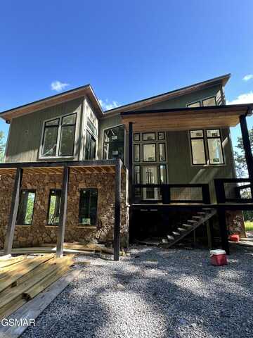 1637 Bench Mountain Way, Sevierville, TN 37876
