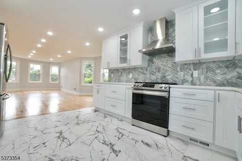 226 Park Ave 1st Floor, Nutley, NJ 07110
