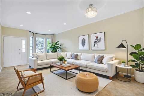 168 Gladstone Dr, Whippany, NJ 07054