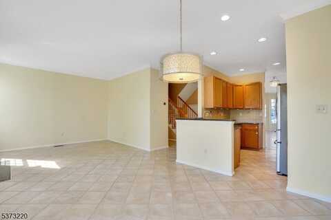 168 Gladstone Dr, Whippany, NJ 07054