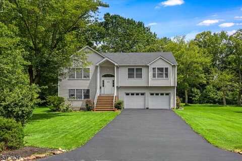 43 Kuntz Avenue, Berkeley Heights, NJ 07922