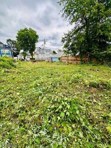 592 11Th Ave, Paterson, NJ 07514
