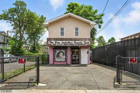 521 E 18th St, Paterson, NJ 07514