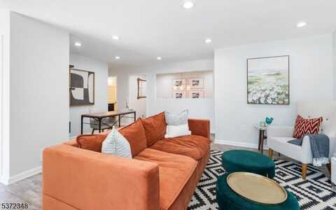 31 Howard Ct, Newark, NJ 07103