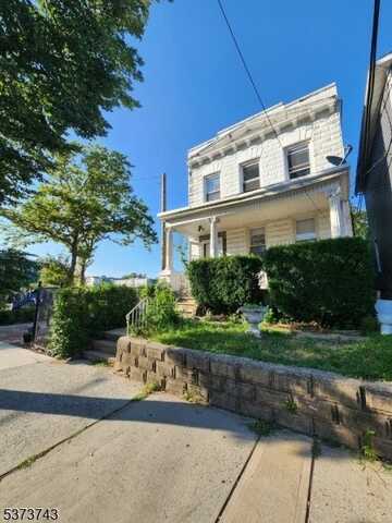 43 W 26Th St, Bayonne, NJ 07002