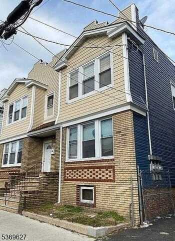 680 18Th Avenue, Irvington, NJ 07111