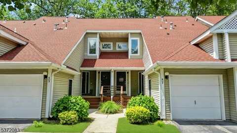 9 Ogdon Ct, Jefferson Twp., NJ 07438