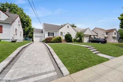 338 South Pkwy, Clifton, NJ 07014