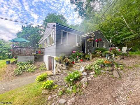 63 Van Horn Rd, Fredon, NJ 07860