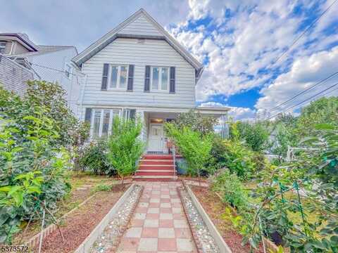 39 Pangborn Pl, Hackensack, NJ 07601