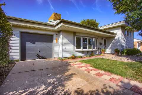 301 E 25th St, Hays, KS 67601