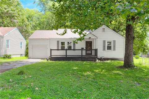 8429 Madison Avenue, Kansas City, MO 64114