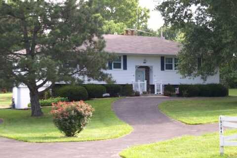15294 Skyway Drive, Bonner Springs, KS 66012