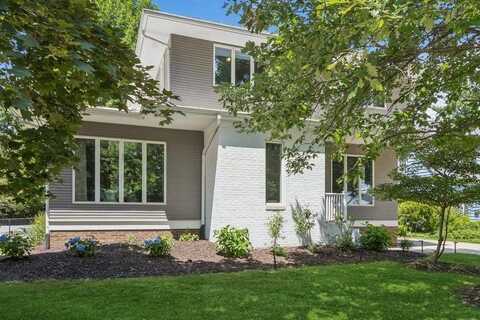 319 Hutchinson, IowaCity, IA 52246