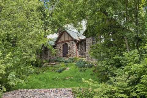1818 N Dubuque St, IowaCity, IA 52245