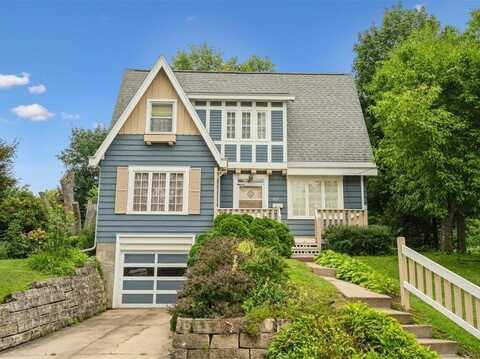 2217 B Ave. NE, CedarRapids, IA 52402