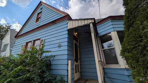 328 E 2nd St, Moscow, ID 83843