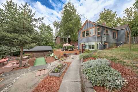 303/305 Jefferson St, Moscow, ID 83843