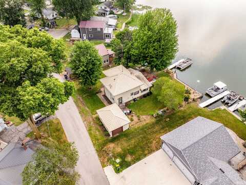803 N Edgewater Street, Silver Lake, IN 46982