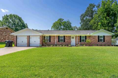202 Ivy Ln., Longview, TX 75605