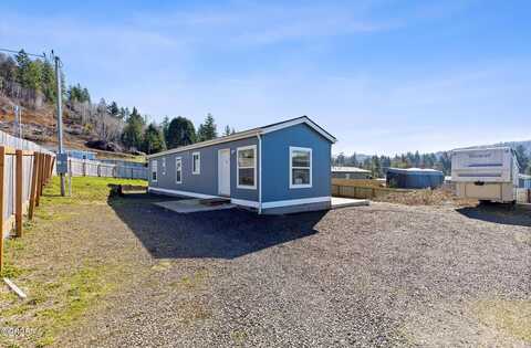 370 N West View Dr, Otis, OR 97368