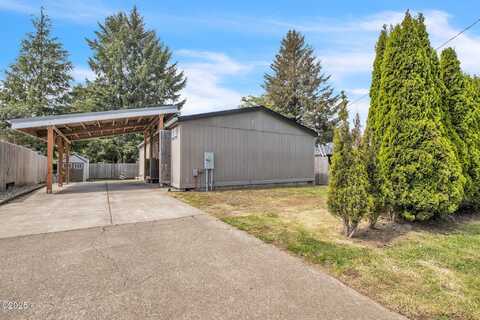 1020 S Crestline Drive, Waldport, OR 97394