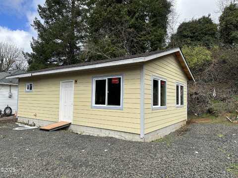 180 SE 2nd Street, Toledo, OR 97391