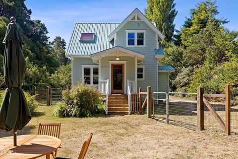 321 SE 35th Street, Newport, OR 97365