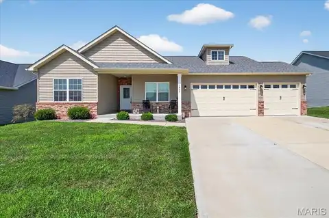 1827 Crimson Oak Drive, Maryville, IL 62062
