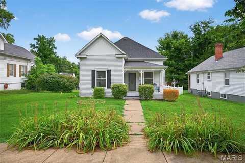 410 N 4th Street, Elsberry, MO 63343