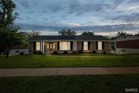 9742 Croftwood Drive, Saint Louis, MO 63123