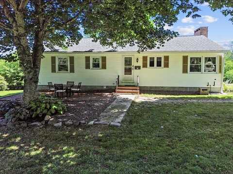 27 Park Street, Farmingdale, ME 04344