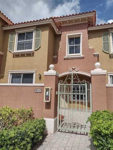 654 SW 106th Ave, Pembroke Pines, FL 33025