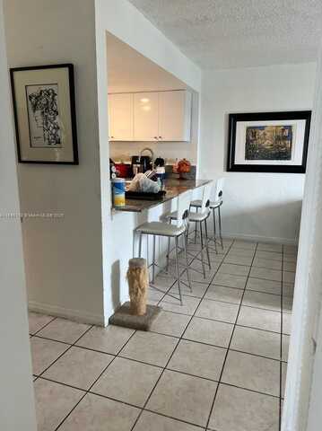 4550 NW 9th St, Miami, FL 33126