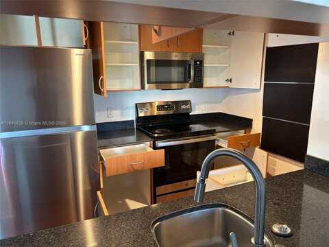 816 NW 11th St, Miami, FL 33136