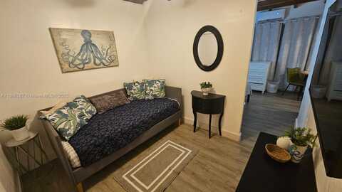 1836 Roosevelt St, Hollywood, FL 33020