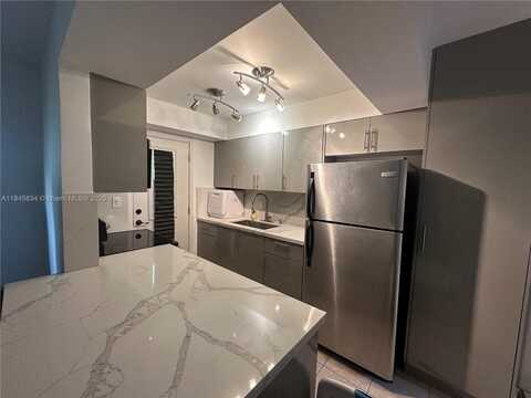 3242 Mary St, Miami, FL 33133