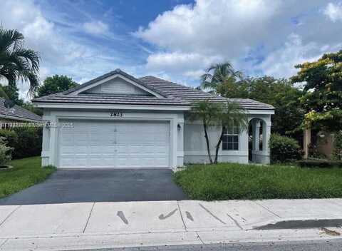 2823 E Lake Park Cir E, Davie, FL 33328