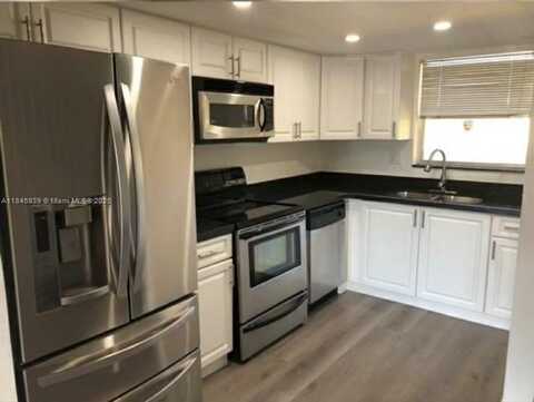 9373 Fontainebleau Blvd, Miami, FL 33172