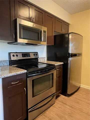 10428 NW 8th St, Pembroke Pines, FL 33026