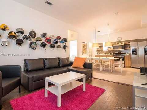 920 SW 9th St, Miami, FL 33130