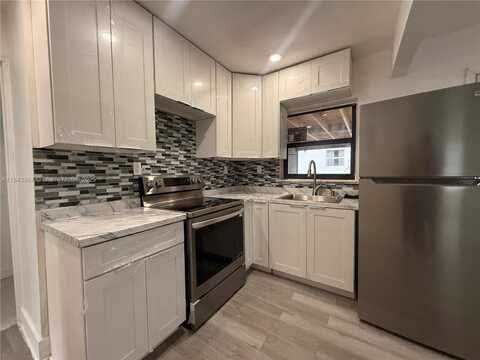 1110 N 57th Ave, Hollywood, FL 33021