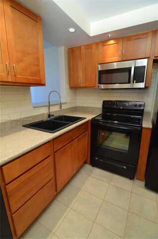2935 NE 163rd St, North Miami Beach, FL 33160