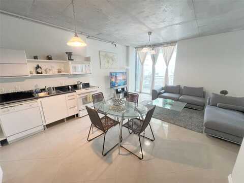 690 SW 1st Ct, Miami, FL 33130