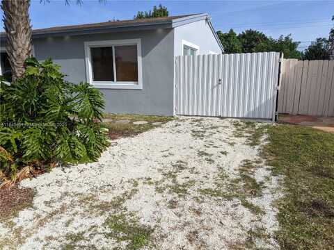 6991 Coolidge St, Hollywood, FL 33024