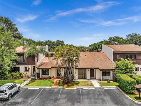 3327 Oak Dr, Hollywood, FL 33021